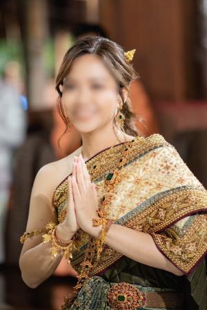 ชุดไทยเจ้าสาว ชุดไทยจักรพรรดิ์ เช่าที่แบมบี้ เวดดิ้ง ห้วยขวาง
